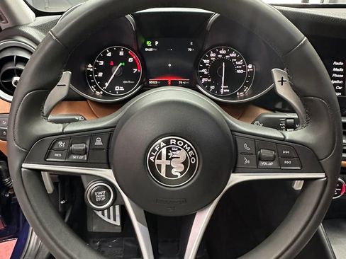 Used 2017 Alfa Romeo Giulia Ti w/ TI 19" Sport Package RWD image 17