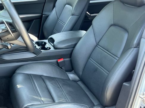 Certified 2024 Porsche Cayenne Coupe AWD/4WD image 5