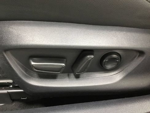 Used 2025 Toyota Camry SE FWD image 9