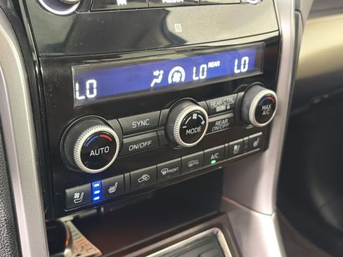 Used 2019 Subaru Ascent Touring AWD/4WD image 22