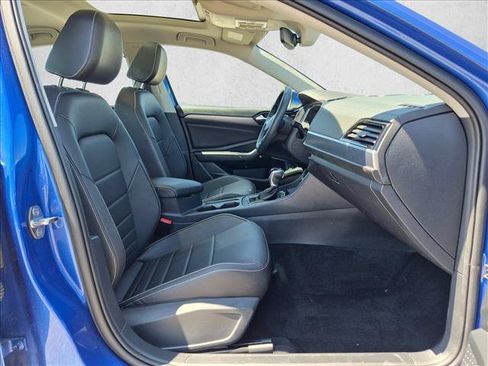 Used 2023 Volkswagen Jetta SE FWD image 19