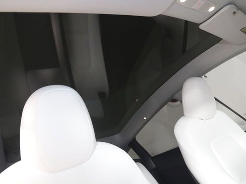 Used 2025 Tesla Model Y Long Range image 12