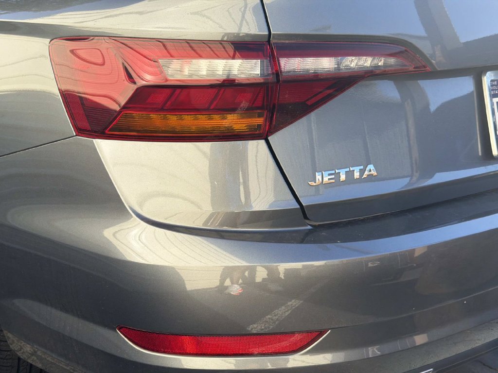 Used 2019 Volkswagen Jetta R-Line FWD image 6