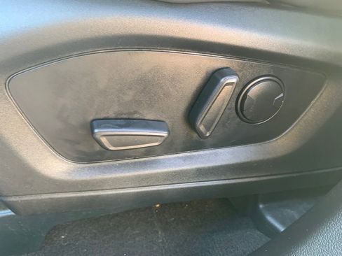 Used 2023 Ford Explorer XLT w/ Equipment Group 202A image 15