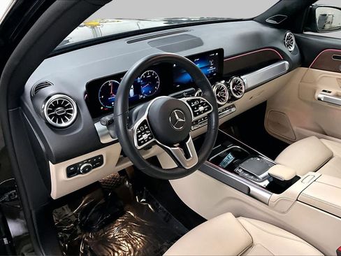 Certified 2023 Mercedes-Benz GLB 250 4MATIC image 17