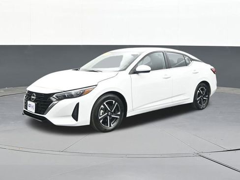 Used 2025 Nissan Sentra SV image 5