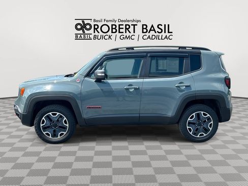 Used 2016 Jeep Renegade Trailhawk w/ Cold Weather Group AWD/4WD image 5