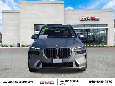Used 2025 BMW X7 xDrive40i w/ Premium Package AWD/4WD image 2