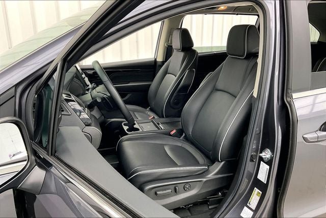 Certified 2025 Honda Odyssey Touring image 8