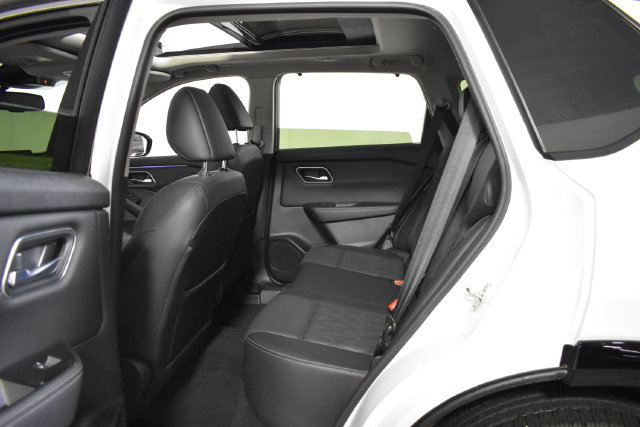 Certified 2026 Nissan Rogue Platinum w/ Platinum Premium Package AWD/4WD image 32