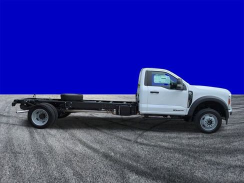 New 2026 Ford F550 4x4 Regular Cab Super Duty image 3