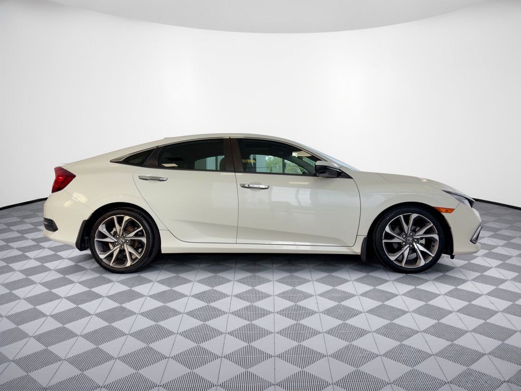 Used 2019 Honda Civic Touring image 8