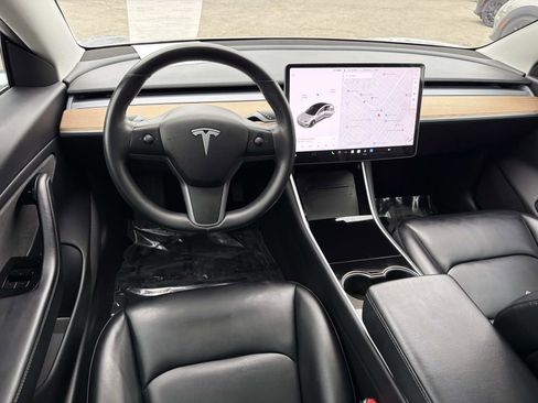 Used 2018 Tesla Model 3 Long Range RWD image 7