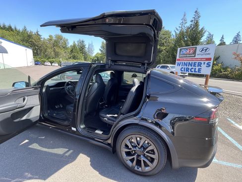 Used 2023 Tesla Model X AWD/4WD image 16