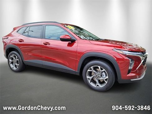 Used 2024 Chevrolet Trax LT image 8