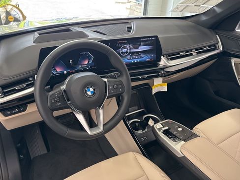 Used 2025 BMW X1 xDrive28i w/ Technology Package AWD/4WD image 17