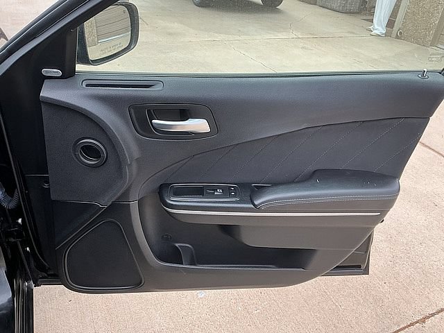 Used 2019 Dodge Charger SXT AWD/4WD image 9