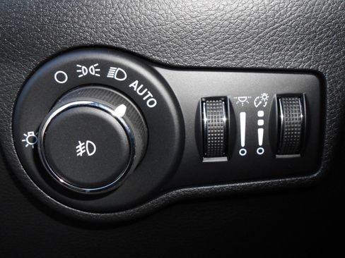 New 2026 Jeep Compass Limited image 20