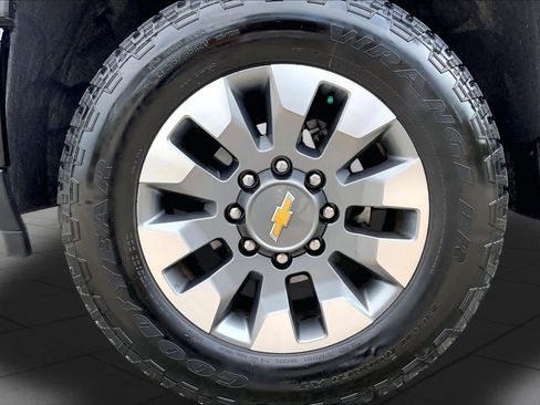 Used 2025 Chevrolet Silverado 2500 Custom w/ Custom Convenience Package AWD/4WD image 11