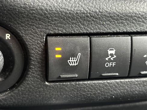 Used 2013 Jeep Wrangler Sahara image 28