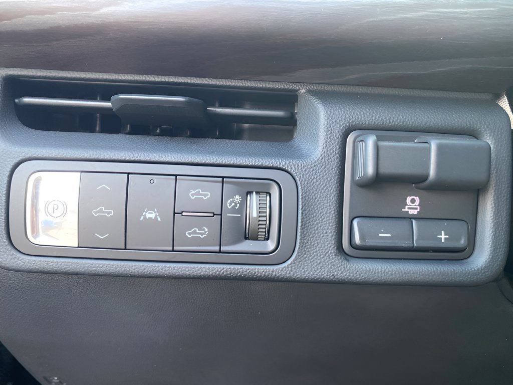 Used 2025 GMC Sierra EV Denali AWD/4WD image 20