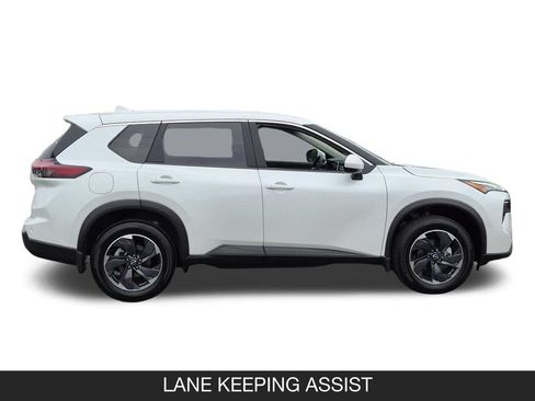 Certified 2026 Nissan Rogue SV FWD image 6