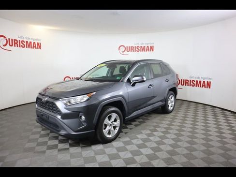Used 2021 Toyota RAV4 XLE image 2