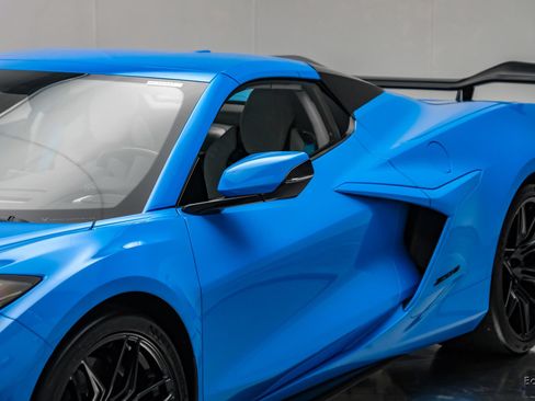 Used 2023 Chevrolet Corvette Z06 w/ Z07 Performance Package RWD image 35
