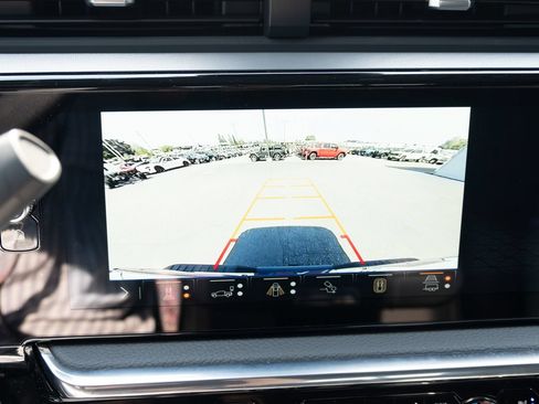 Used 2025 GMC Sierra 3500 Denali w/ Denali Reserve Package AWD/4WD image 4