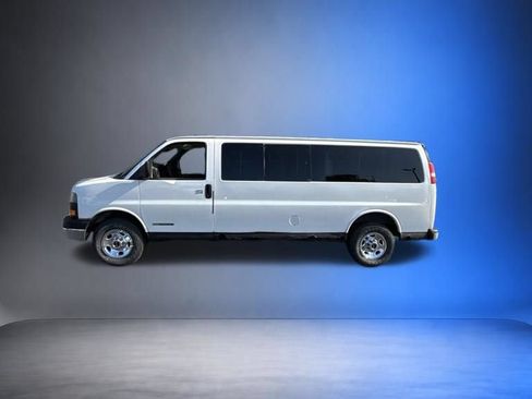 Used 2003 GMC Savana 2500 Extended Passenger w/ Sle Preferred Equipment Group RWD image 1