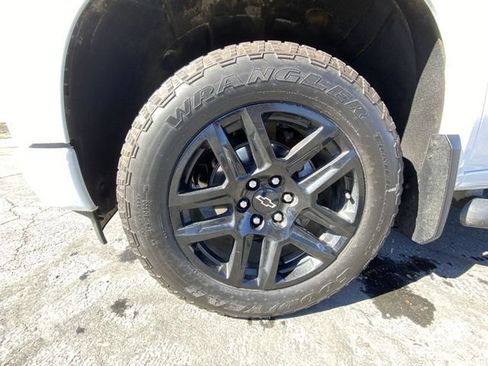 Certified 2024 Chevrolet Silverado 1500 RST w/ Rally Edition AWD/4WD image 10