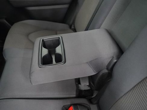 Used 2024 Toyota Highlander LE AWD/4WD image 65