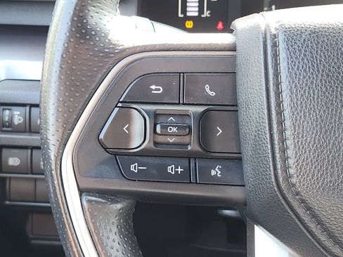 Used 2025 Toyota 4Runner SR5 AWD/4WD image 19