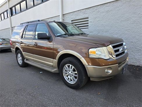 Used 2012 Ford Expedition XLT image 1