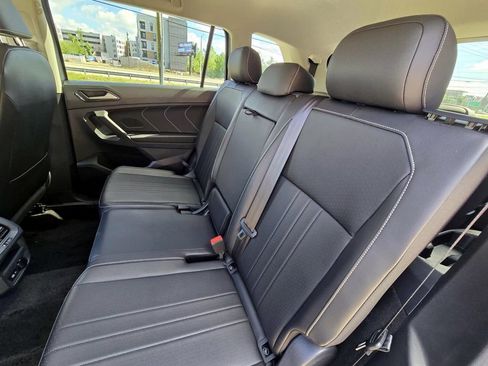 Used 2024 Volkswagen Tiguan SE image 29