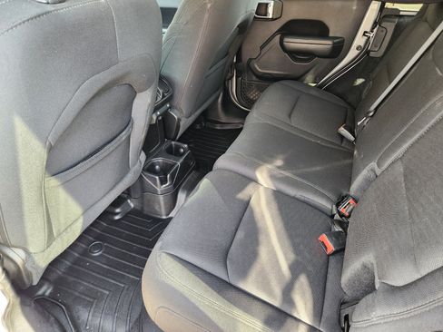 Used 2020 Jeep Wrangler Unlimited Sport S image 38