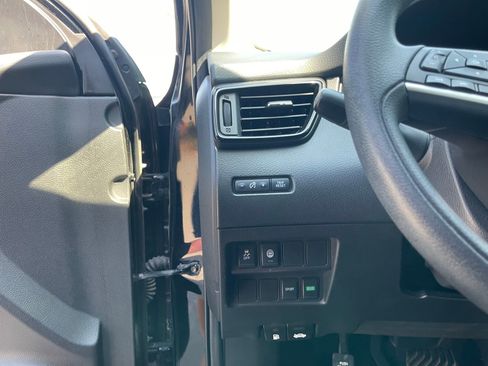 Used 2020 Nissan Rogue Sport SV image 14