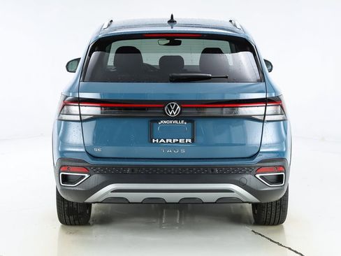 New 2026 Volkswagen Taos SE FWD image 44