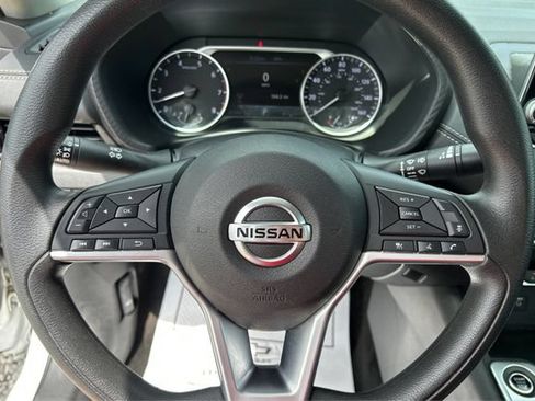 Used 2023 Nissan Sentra SV FWD image 17