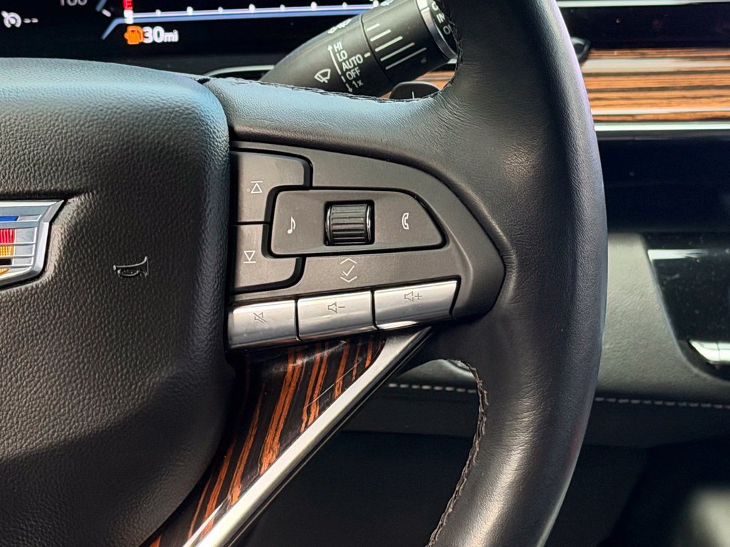 Used 2023 Cadillac Escalade Luxury RWD image 50