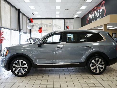 Used 2022 Kia Telluride EX w/ EX Premium Package image 4