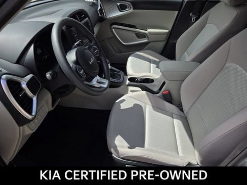 Certified 2025 Kia Soul LX w/ LX Technology Package FWD image 19