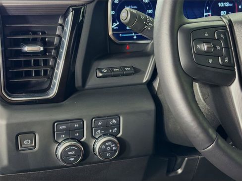Used 2024 GMC Sierra 2500 Denali Ultimate AWD/4WD image 17