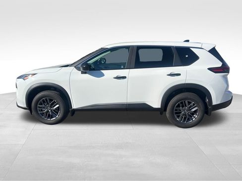 Used 2026 Nissan Rogue S AWD/4WD image 2