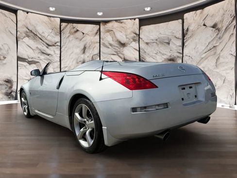 Used 2008 Nissan 350Z Touring RWD image 8