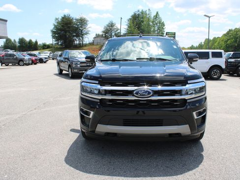Used 2024 Ford Expedition Limited w/ Excursion Package AWD/4WD image 3