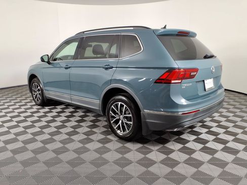 Used 2020 Volkswagen Tiguan SE w/ Panoramic Sunroof Package AWD/4WD image 3