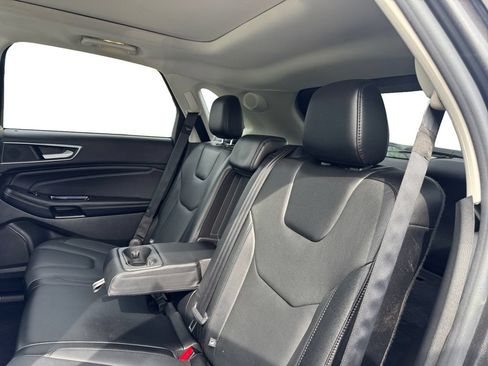 Used 2016 Ford Edge Titanium w/ Equipment Group 302A AWD/4WD image 23