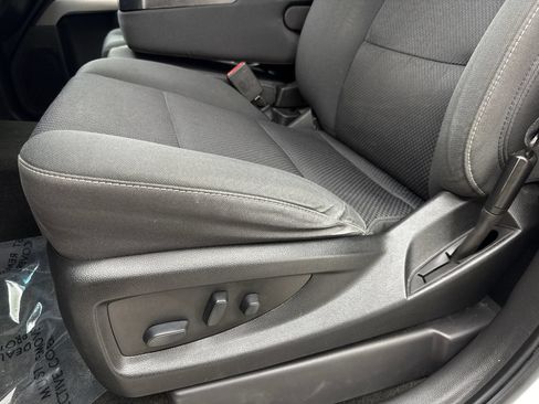 Used 2018 Chevrolet Silverado 1500 LT w/ All Star Edition RWD image 31