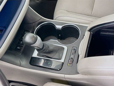 Used 2015 Toyota Highlander Limited image 16